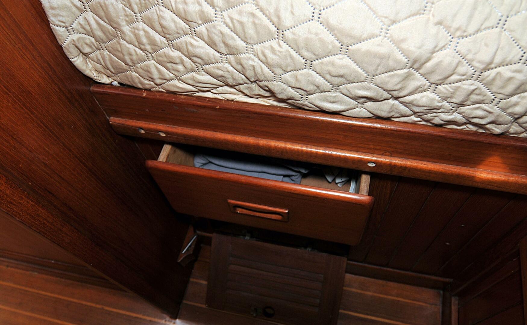 Slide: The Image of Mason 43 1981 - 5166861