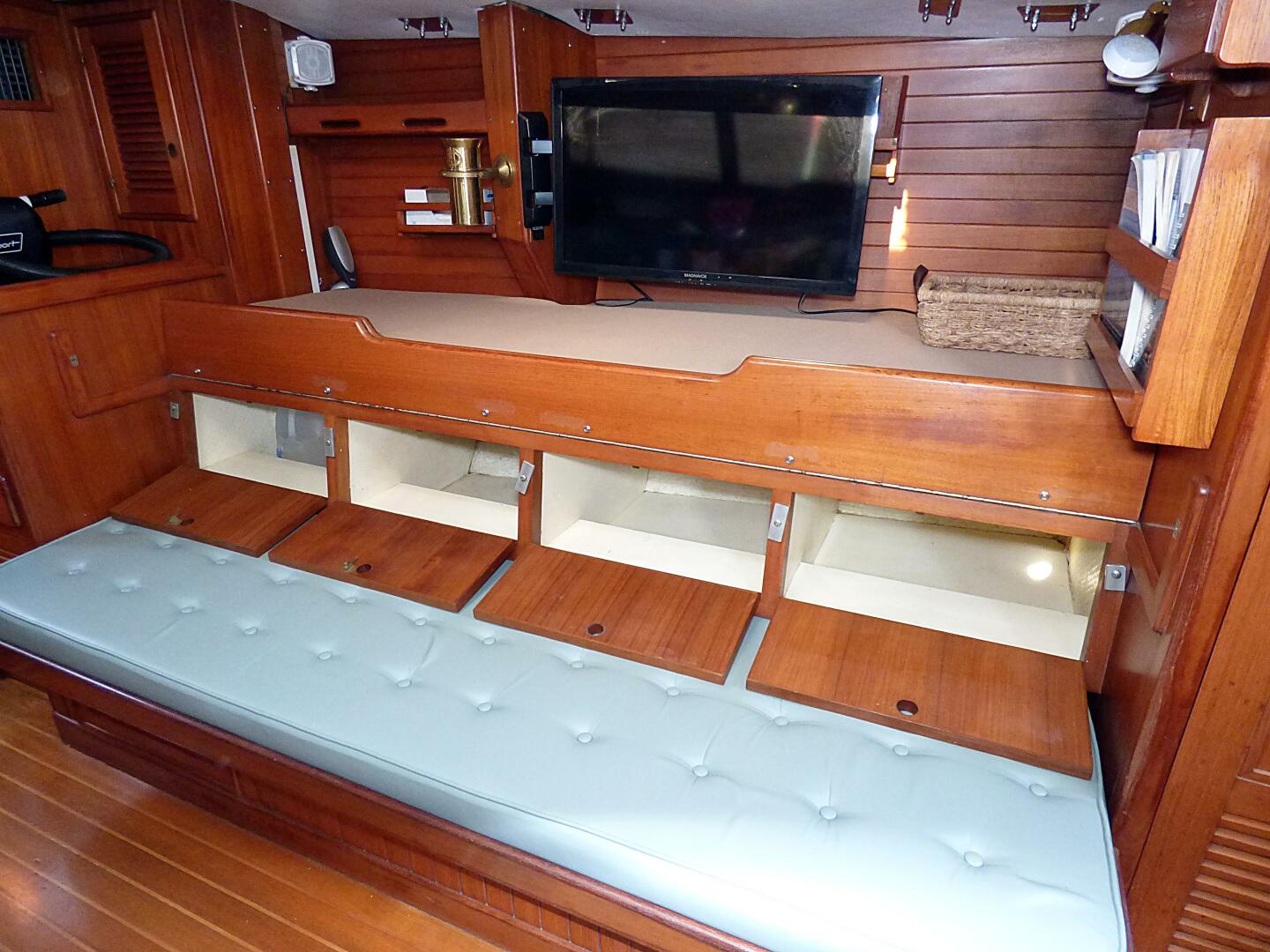 Slide: The Image of Mason 43 1981 - 5166871