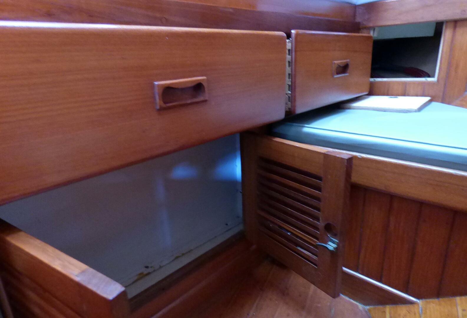 Slide: The Image of Mason 43 1981 - 5166886