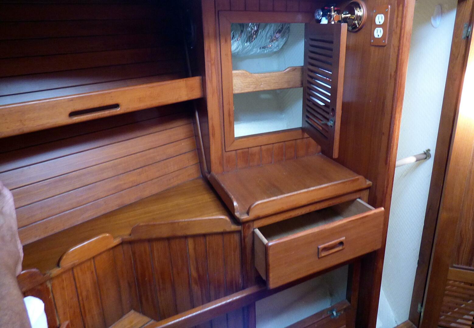 Slide: The Image of Mason 43 1981 - 5166888