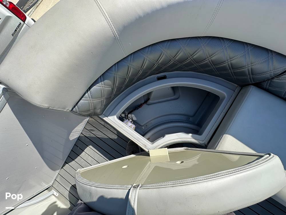 Slide: The Image of Massimo P23 LTD Lounge 2021 - 14574556