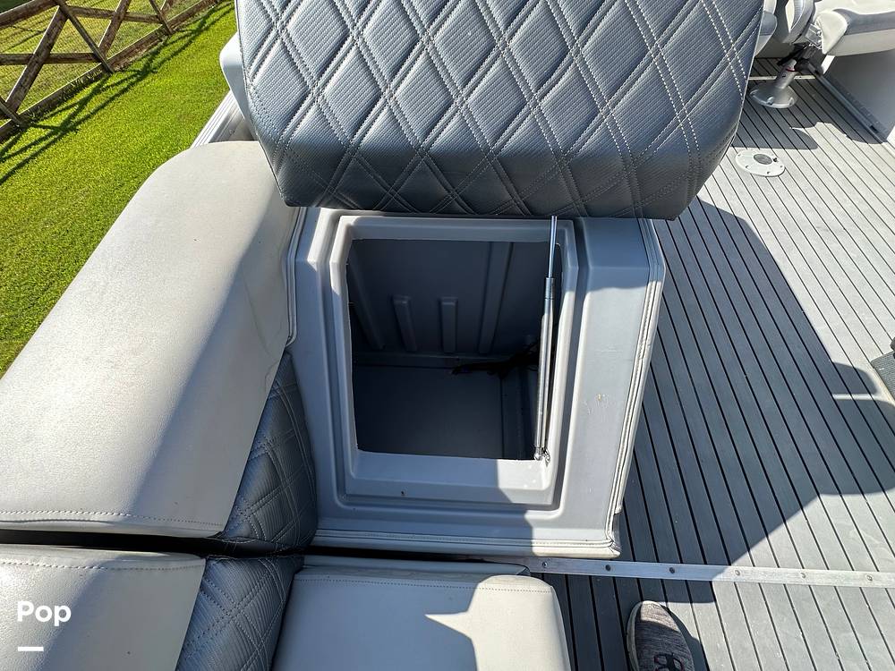 Slide: The Image of Massimo P23 LTD Lounge 2021 - 14574558