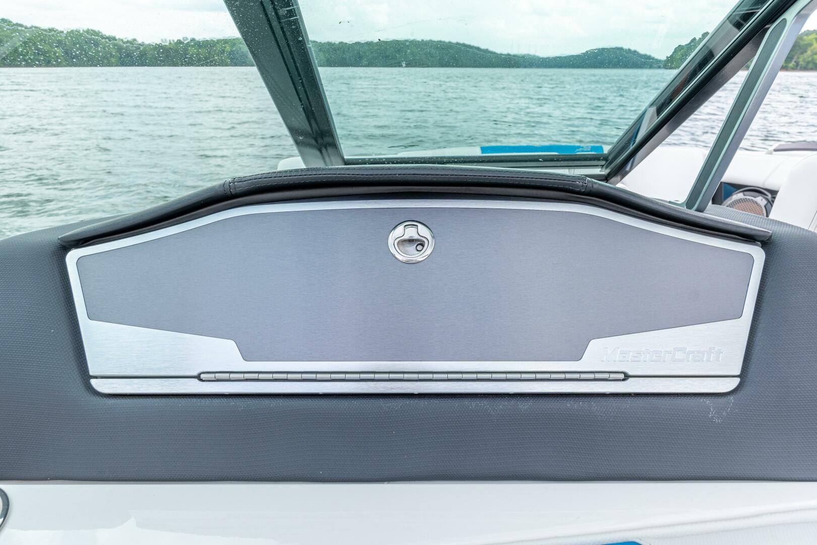 Slide: The Image of Mastercraft 24 2019 - 4584151