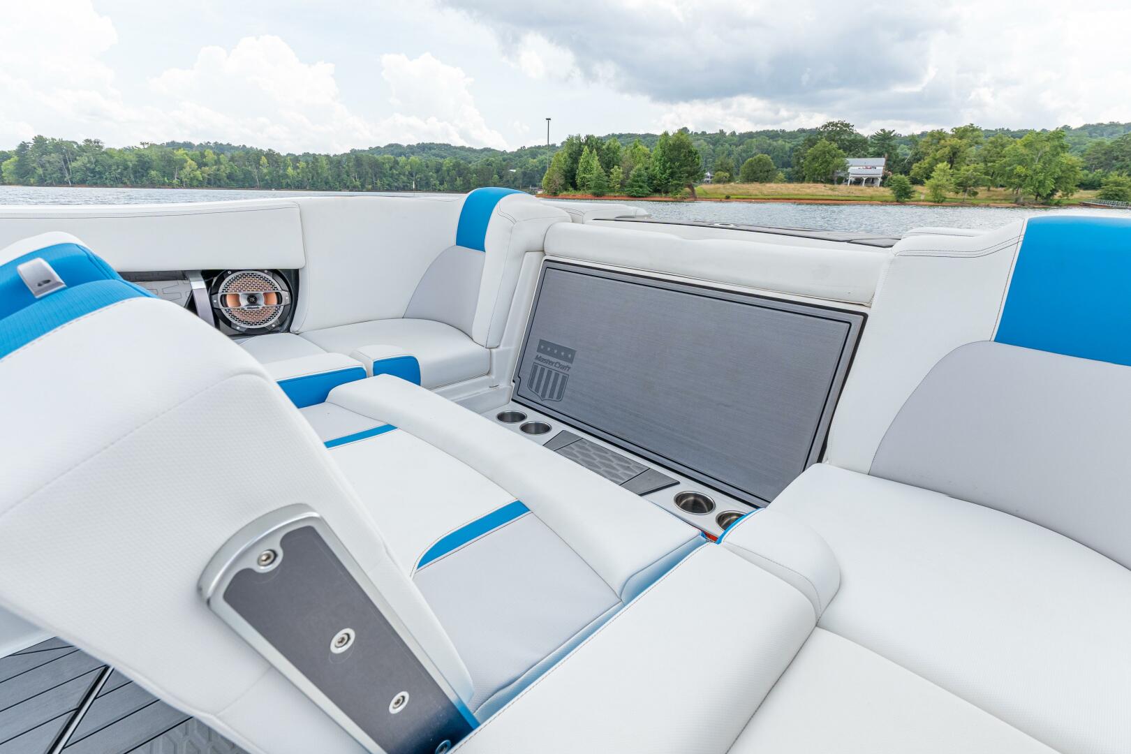 Slide: The Image of Mastercraft 24 2019 - 4584157
