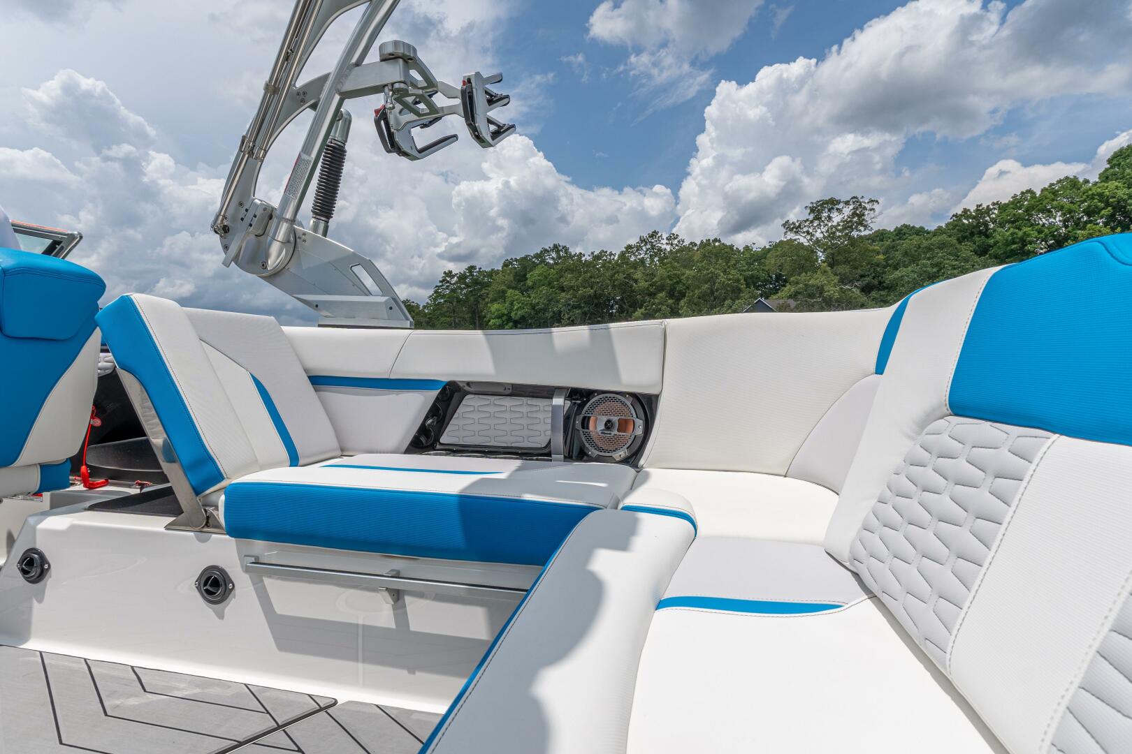 Slide: The Image of Mastercraft 24 2019 - 4584160
