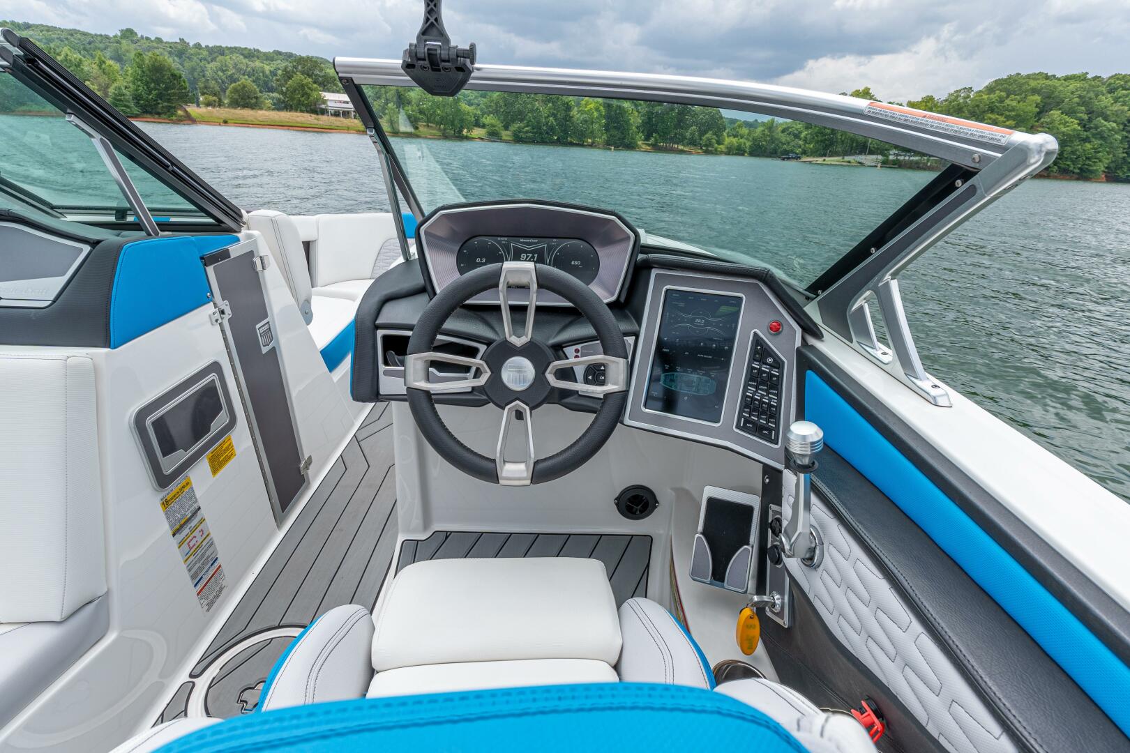 Slide: The Image of Mastercraft 24 2019 - 4584162