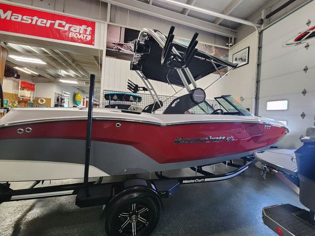 Slide: The Image of Mastercraft NXT20 2024 - 1