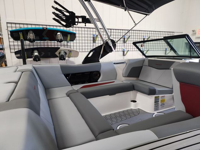 Slide: The Image of Mastercraft NXT20 2024 - 14