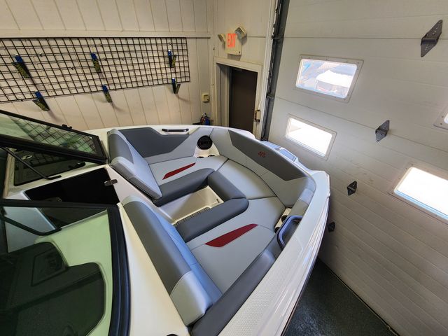 Slide: The Image of Mastercraft NXT20 2024 - 5