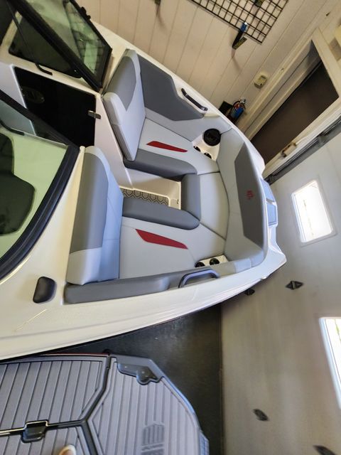 Slide: The Image of Mastercraft NXT20 2024 - 6