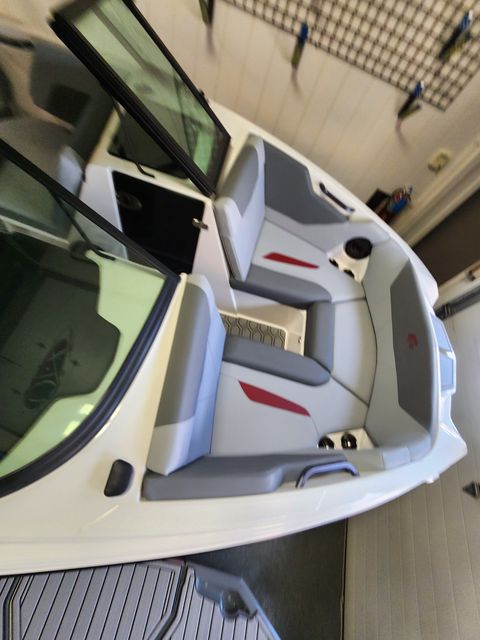 Slide: The Image of Mastercraft NXT20 2024 - 7