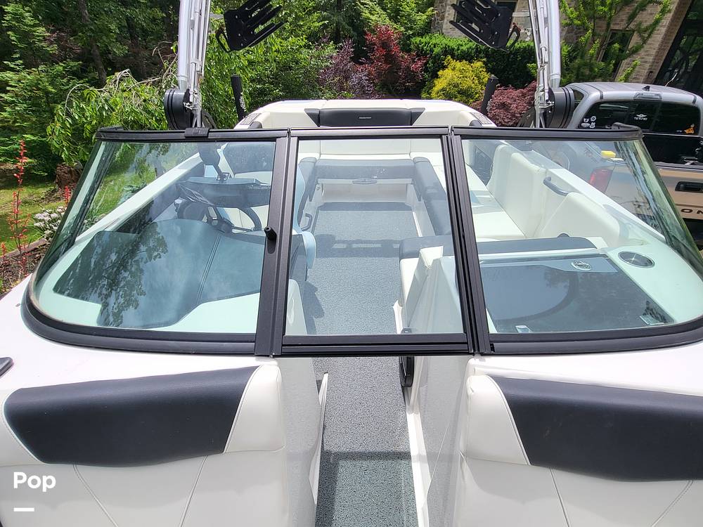 Slide: The Image of Mastercraft NXT22 2022 - 15445425