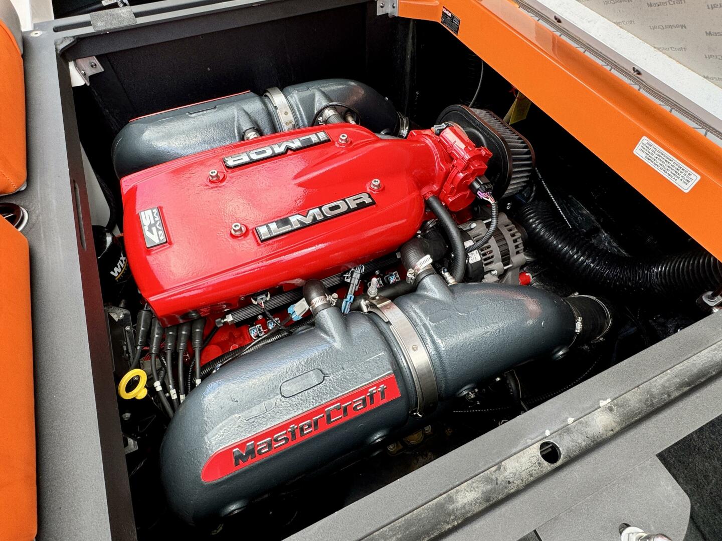 Slide: The Image of Mastercraft X10 2014 - 4514467