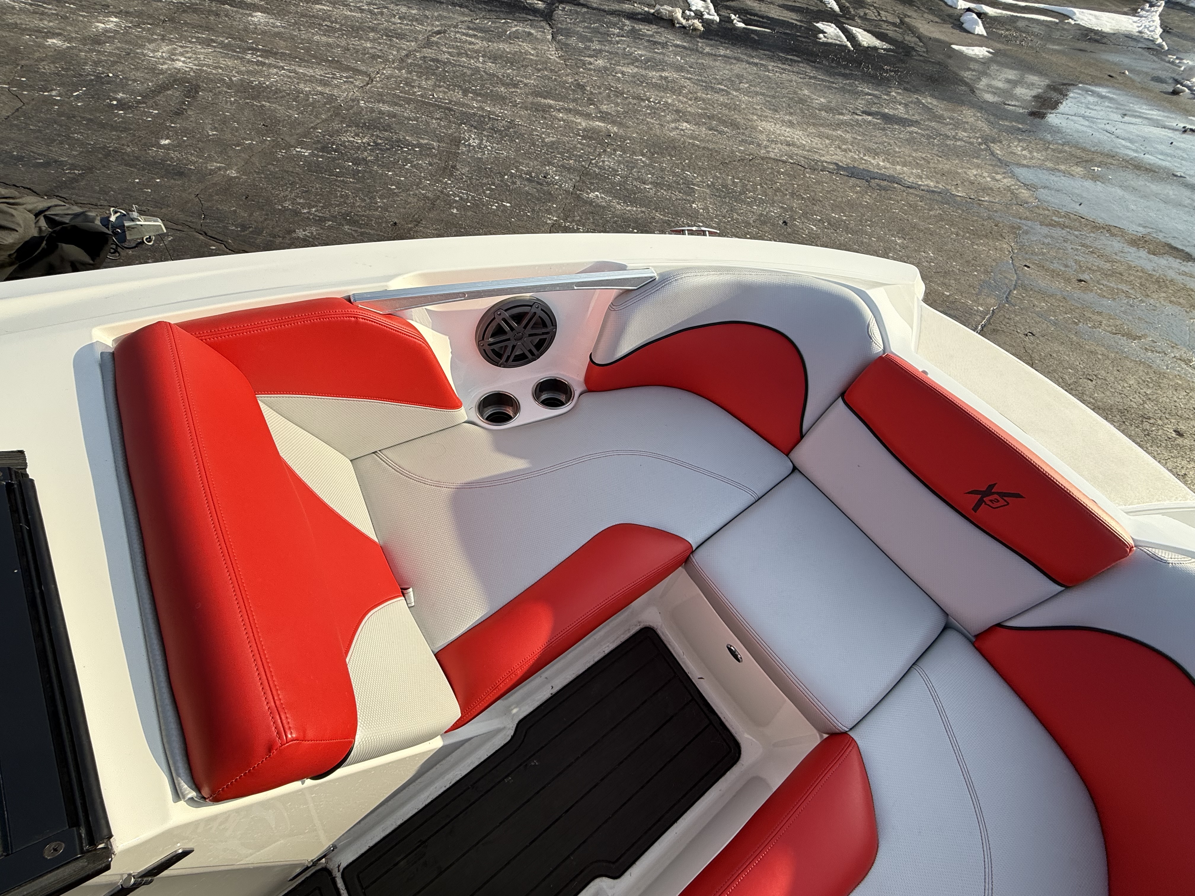 Slide: The Image of Mastercraft X2 2016 - 18