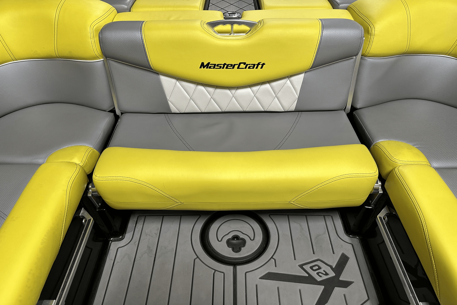Slide: The Image of Mastercraft X20 2015 - 25