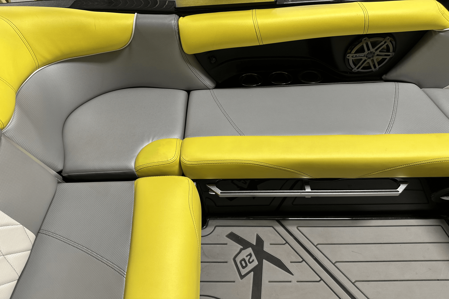 Slide: The Image of Mastercraft X20 2015 - 28