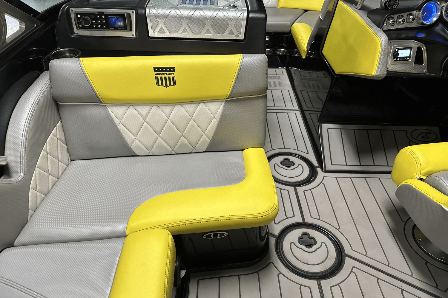 Slide: The Image of Mastercraft X20 2015 - 32
