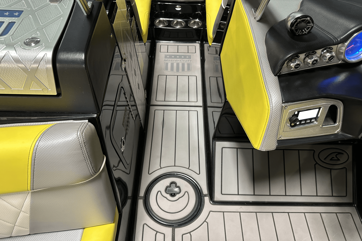Slide: The Image of Mastercraft X20 2015 - 45