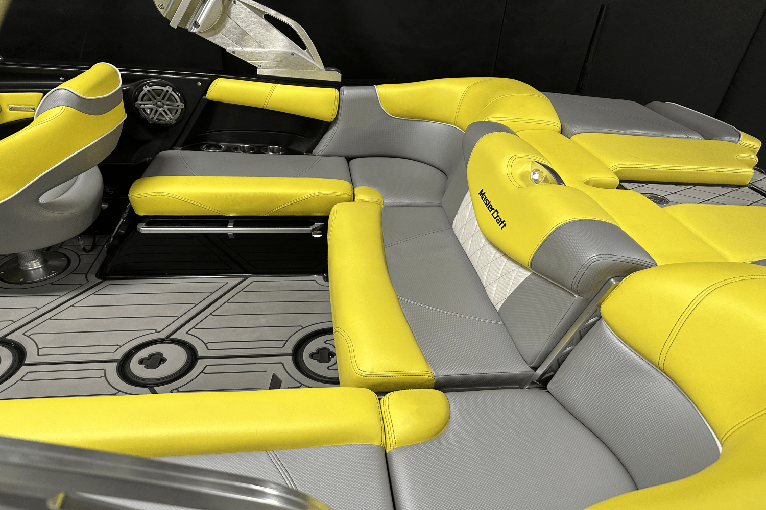 Slide: The Image of Mastercraft X20 2015 - 8