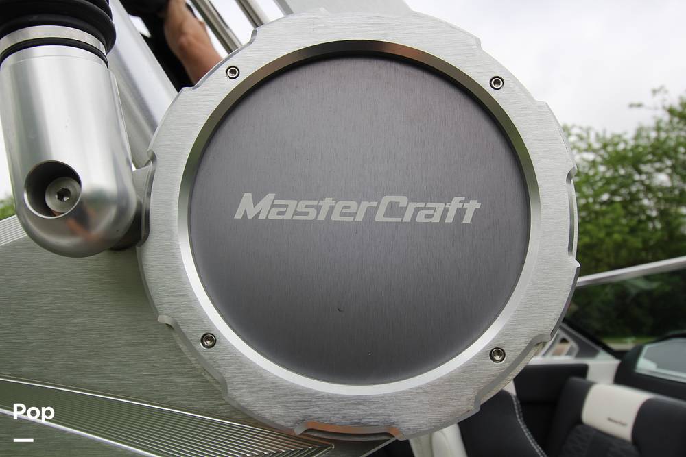 Slide: The Image of Mastercraft X22 2019 - 10