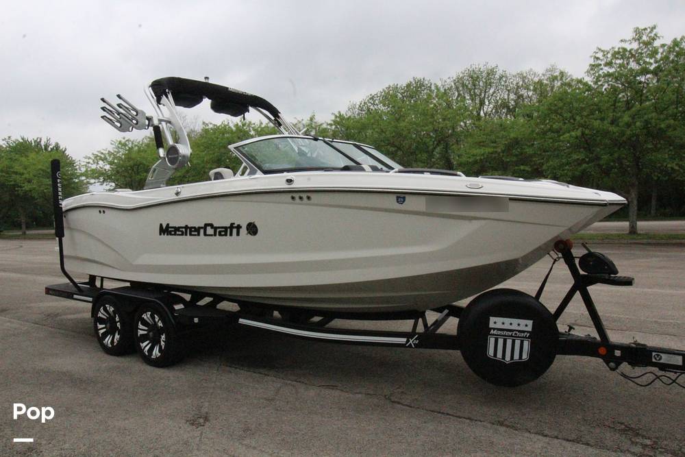 Slide: The Image of 2019 Mastercraft X22 - 12