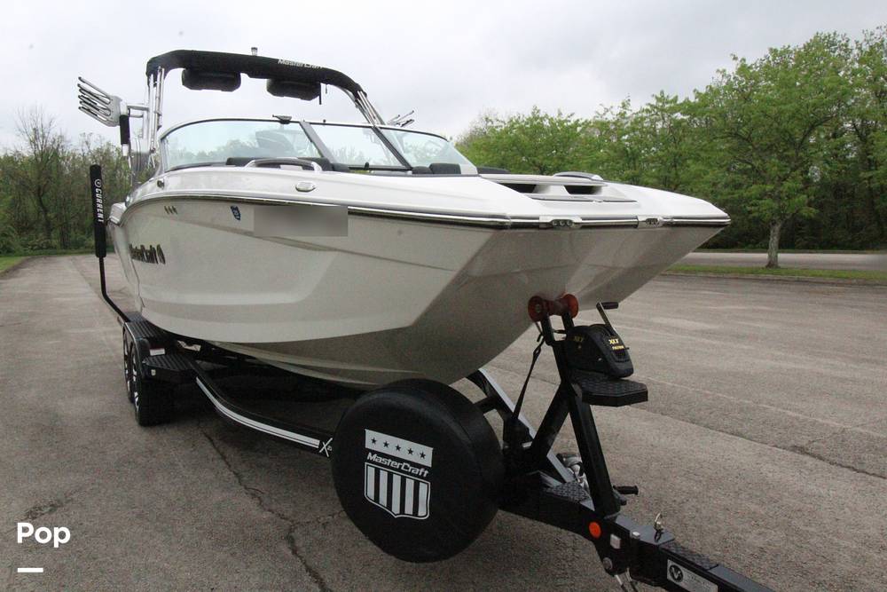 Slide: The Image of 2019 Mastercraft X22 - 13
