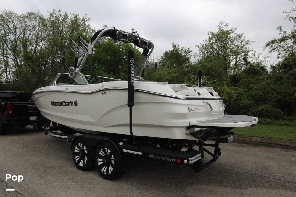 Slide: The Image of 2019 Mastercraft X22 - 14