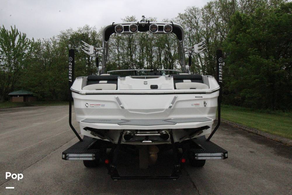 Slide: The Image of 2019 Mastercraft X22 - 15