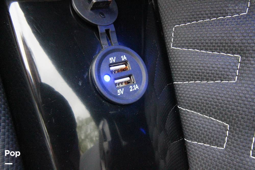 Slide: The Image of USB Port - 48