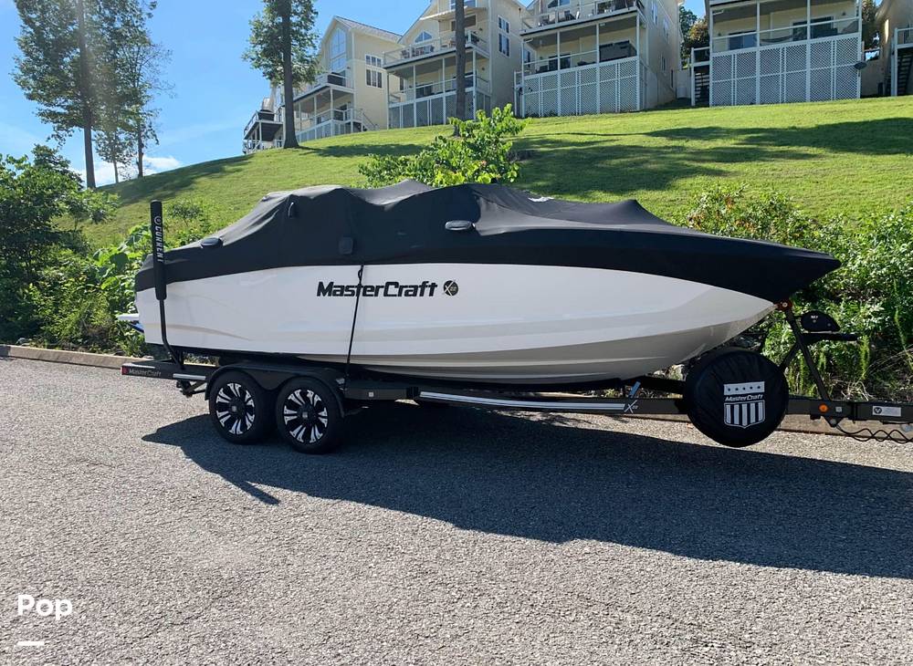 Slide: The Image of 2019 Mastercraft X22 - 6