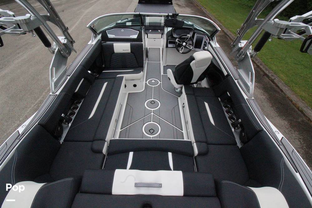 Slide: The Image of 2019 Mastercraft X22 - 7