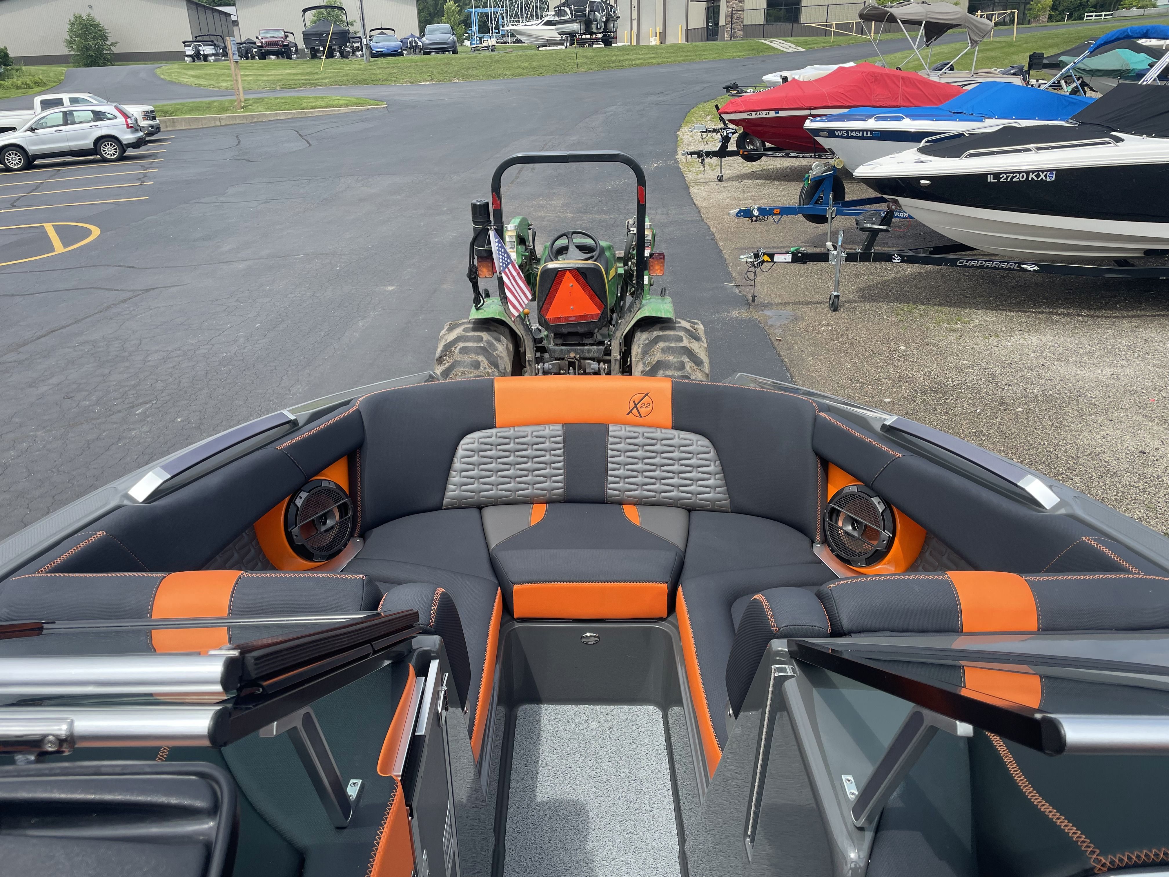 Slide: The Image of Mastercraft X22 2021 - 10