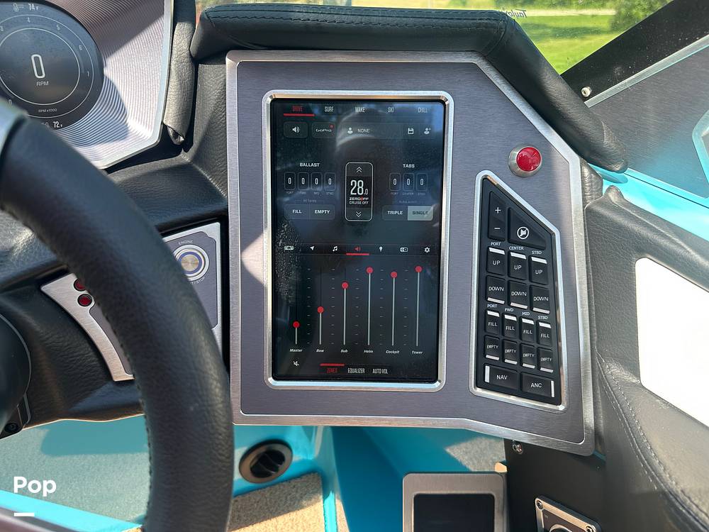 Slide: The Image of Mastercraft X22 2021 - 13031022