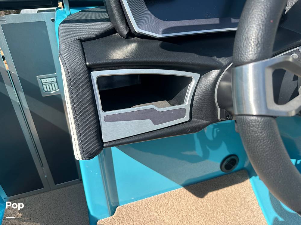 Slide: The Image of Mastercraft X22 2021 - 13031035