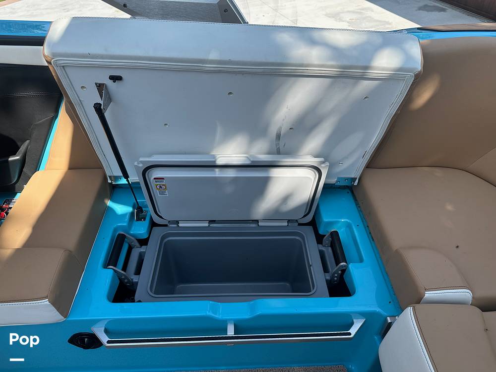 Slide: The Image of Mastercraft X22 2021 - 13031040