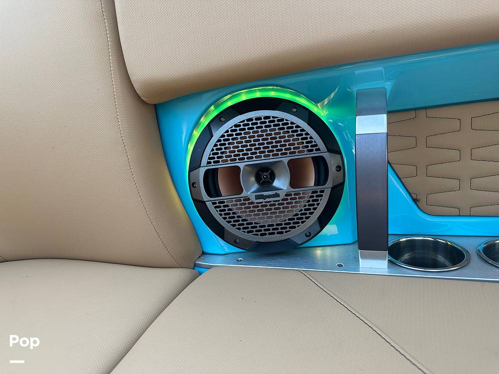 Slide: The Image of Mastercraft X22 2021 - 13031048