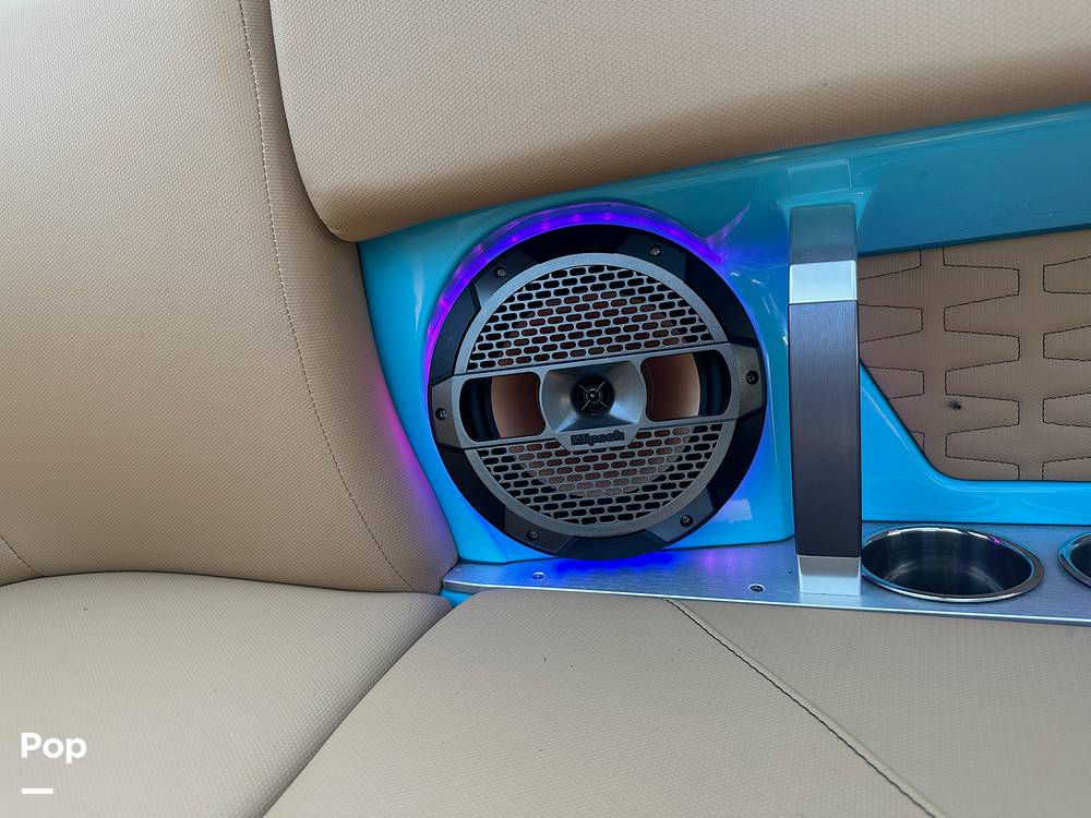 Slide: The Image of Mastercraft X22 2021 - 13031049