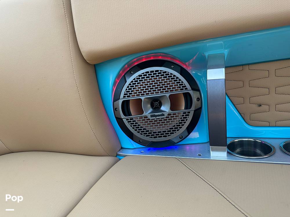 Slide: The Image of Mastercraft X22 2021 - 13031050