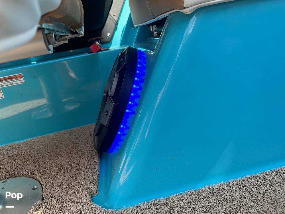 Slide: The Image of Mastercraft X22 2021 - 13031051