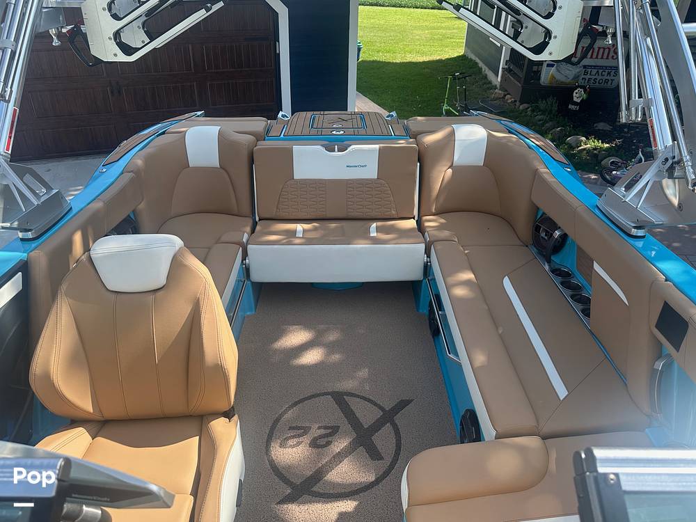 Slide: The Image of Mastercraft X22 2021 - 13031476