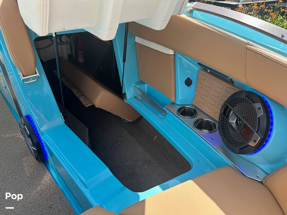 Slide: The Image of Mastercraft X22 2021 - 13031062