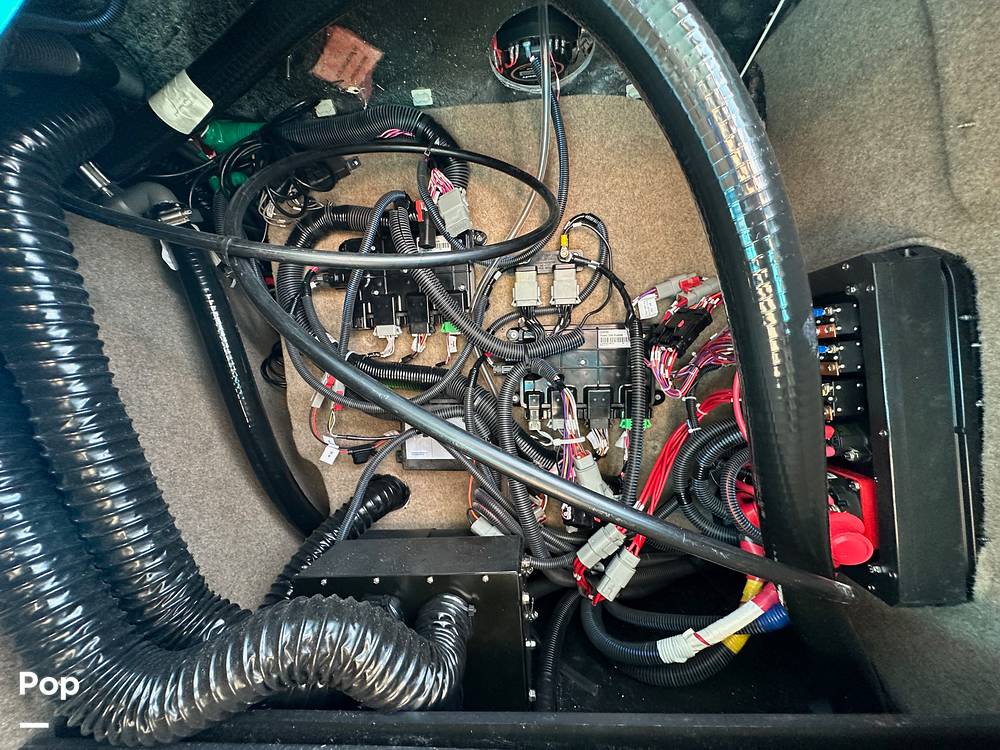 Slide: The Image of Mastercraft X22 2021 - 13031067