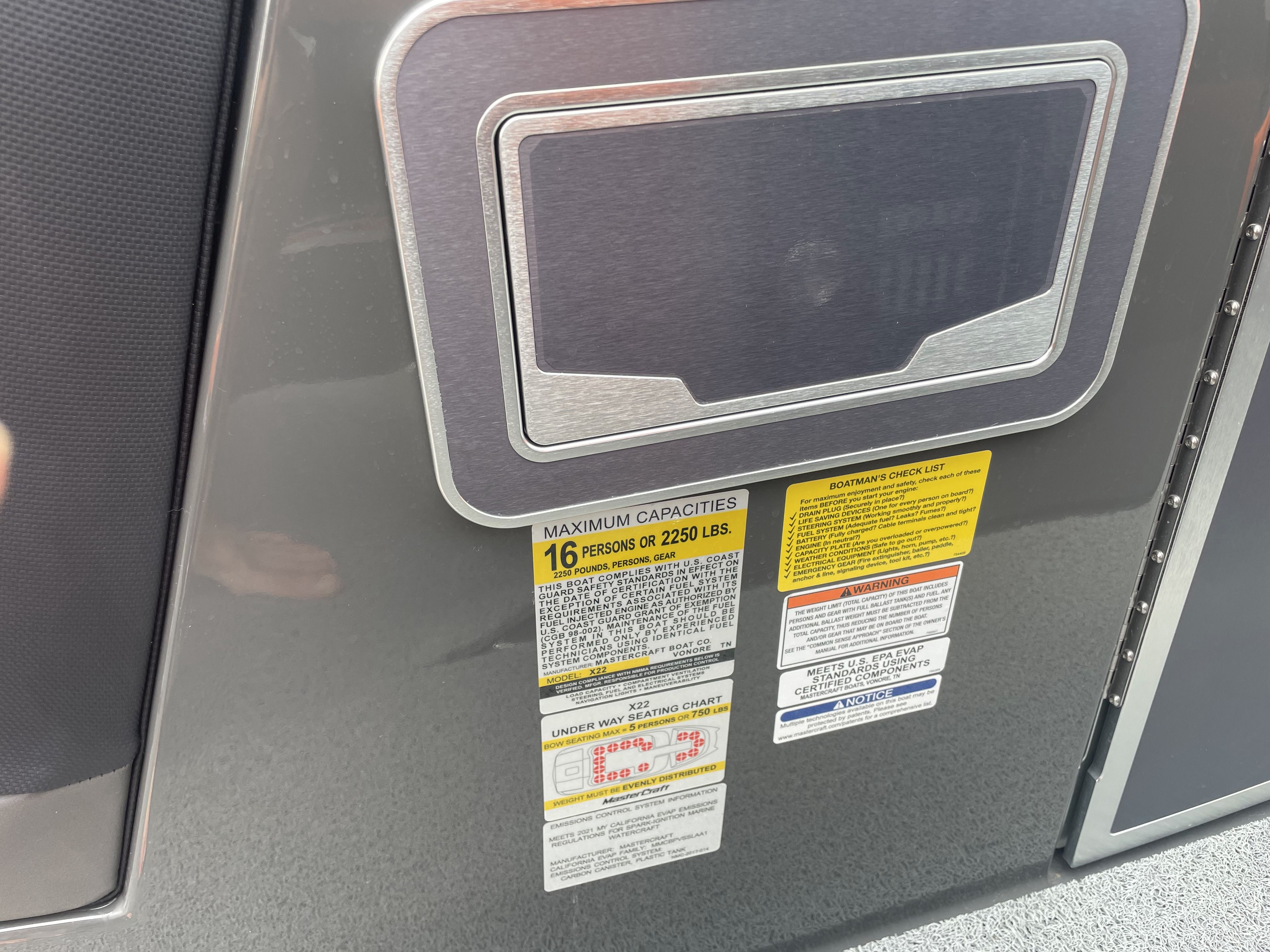 Slide: The Image of Mastercraft X22 2021 - 15