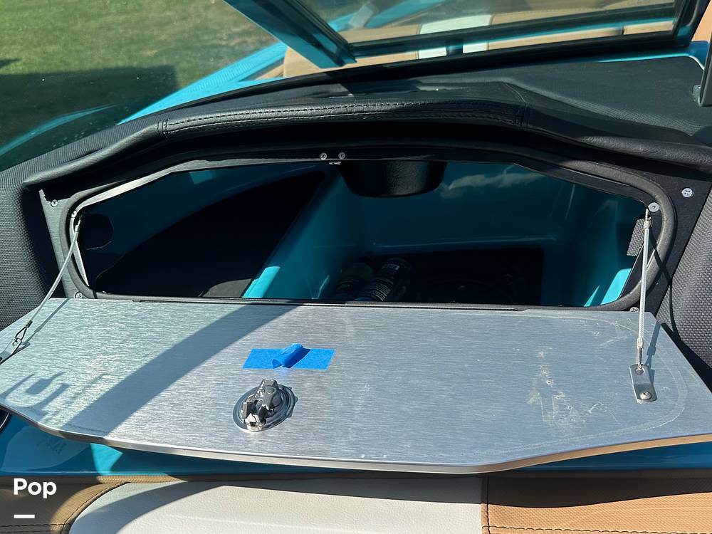 Slide: The Image of Mastercraft X22 2021 - 13031451
