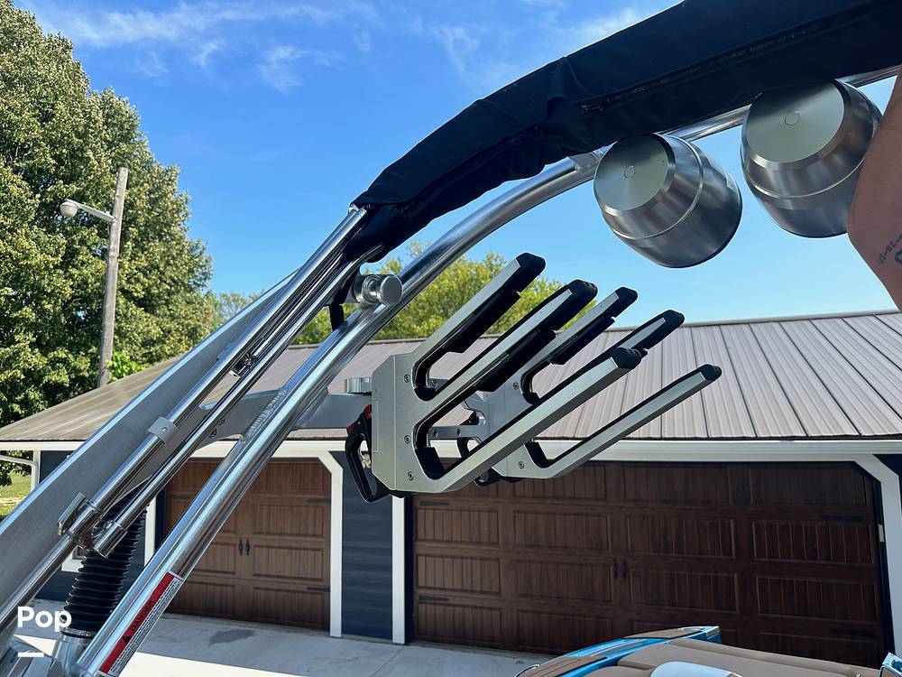 Slide: The Image of Mastercraft X22 2021 - 13031452