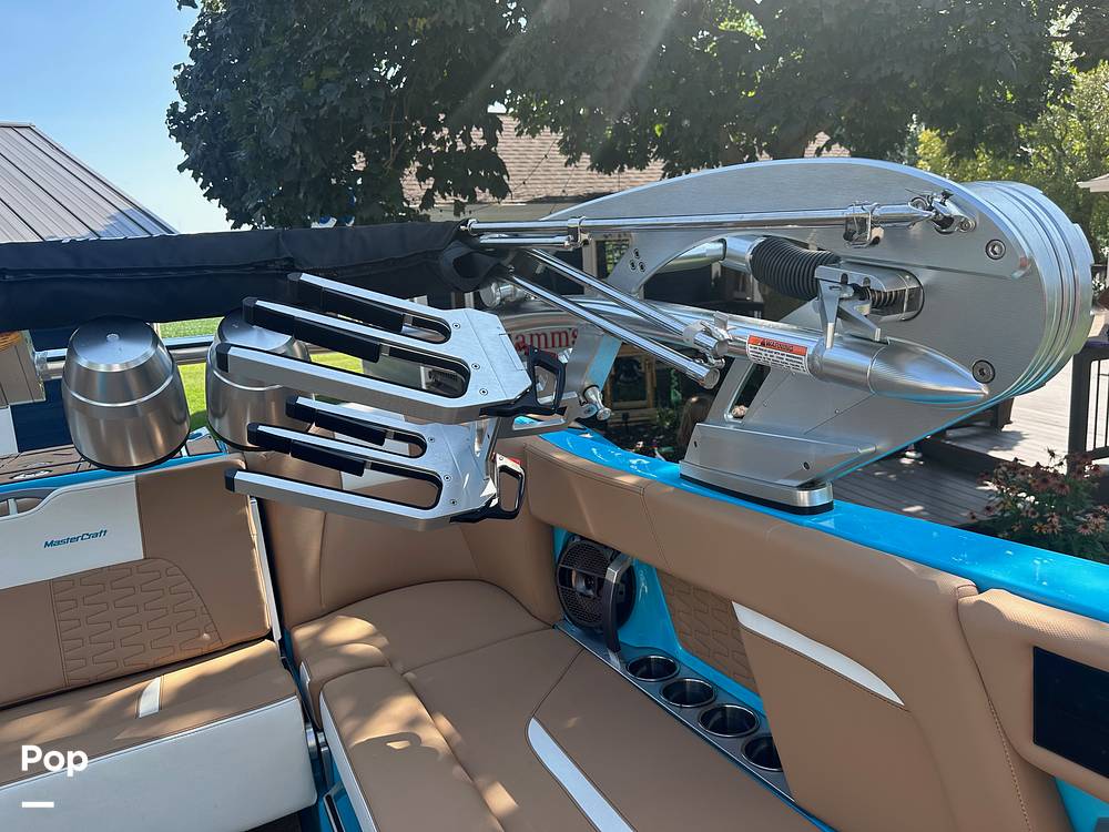 Slide: The Image of Mastercraft X22 2021 - 13031455