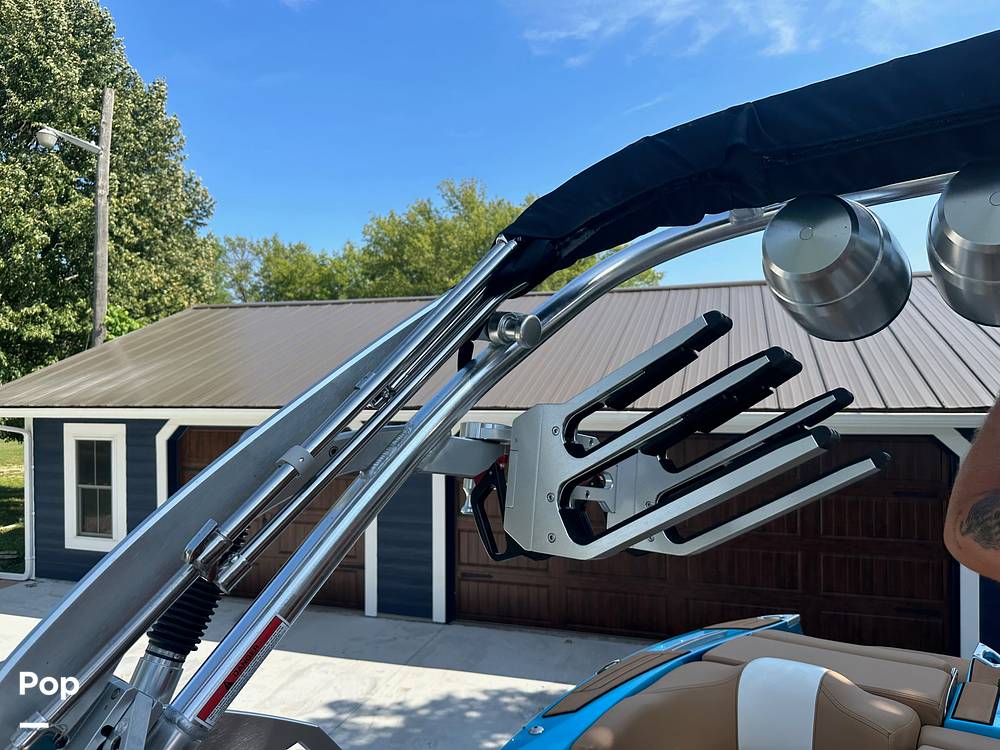 Slide: The Image of Mastercraft X22 2021 - 13031456