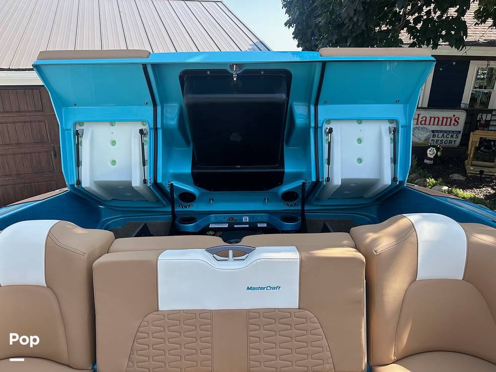 Slide: The Image of Mastercraft X22 2021 - 13031457