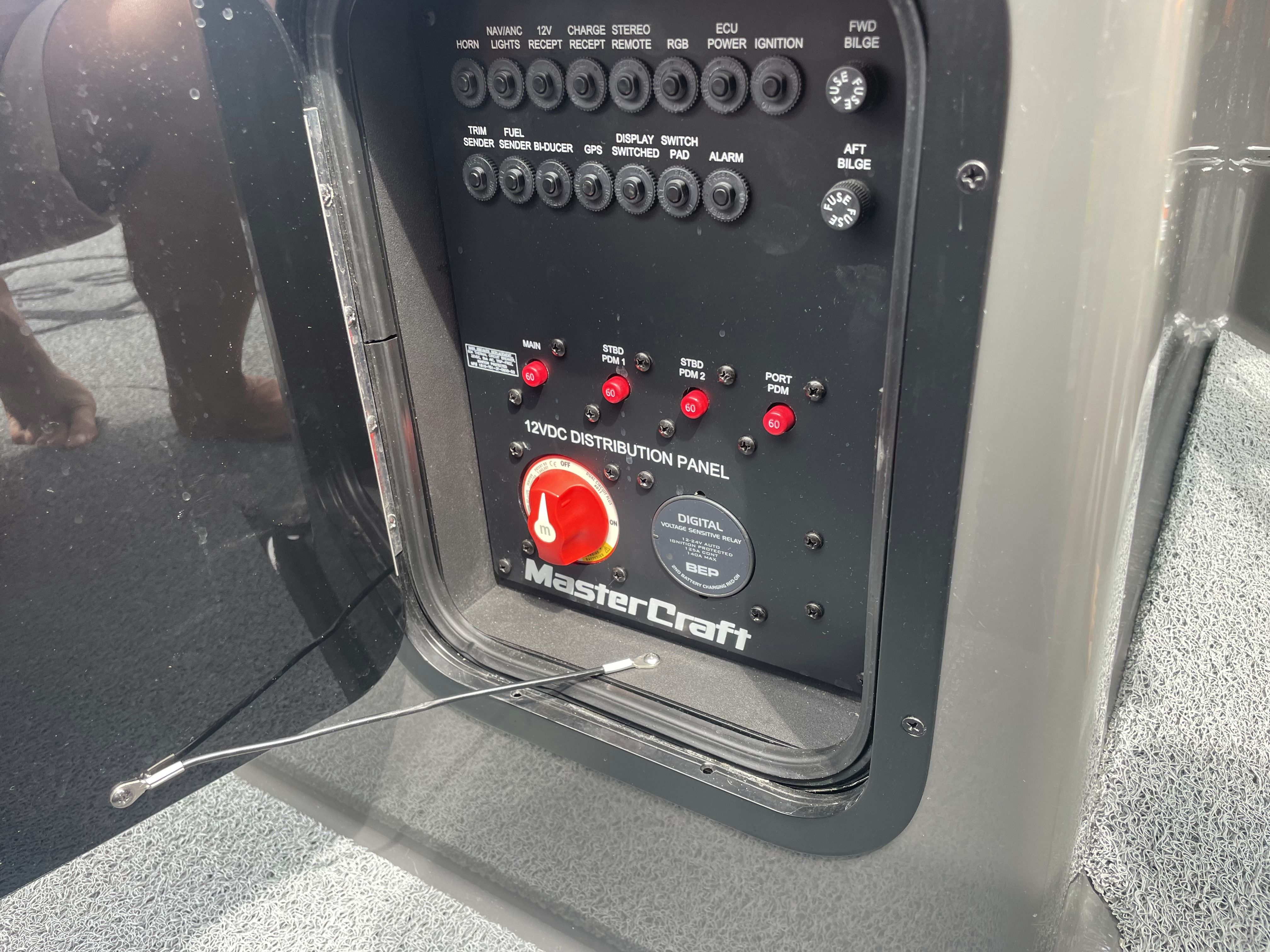 Slide: The Image of Mastercraft X22 2021 - 16