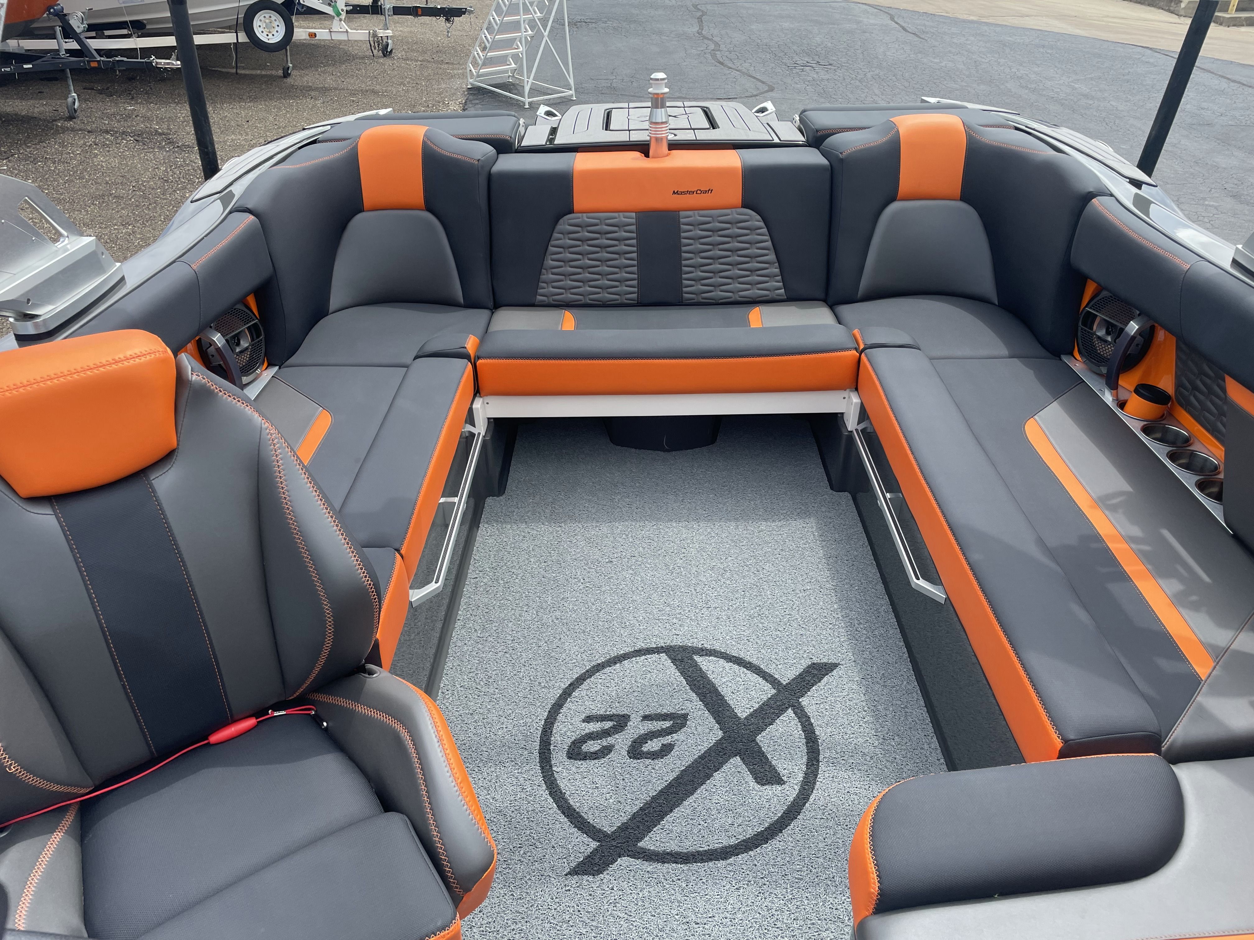 Slide: The Image of Mastercraft X22 2021 - 18
